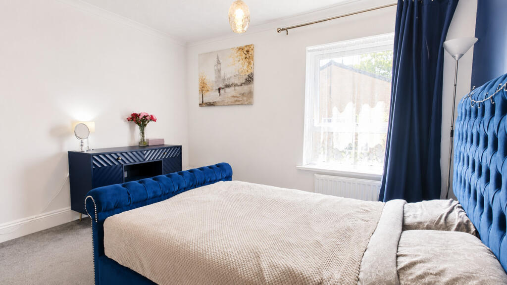 House in Rushden, North Northamptonshire - More