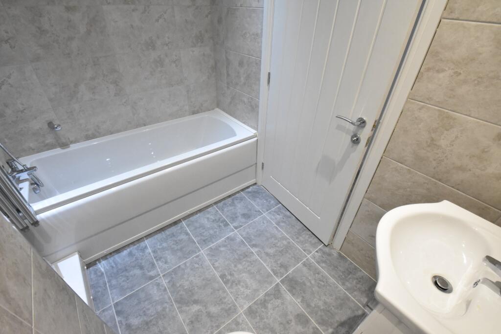 Apartment in Luton - View 5