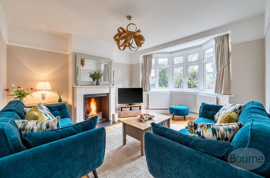 House in Elmbridge, Cobham - More