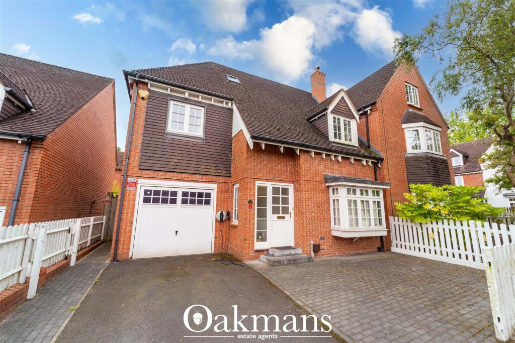 Main image of property: Middlepark Drive, Northfield, Birmingham, B31