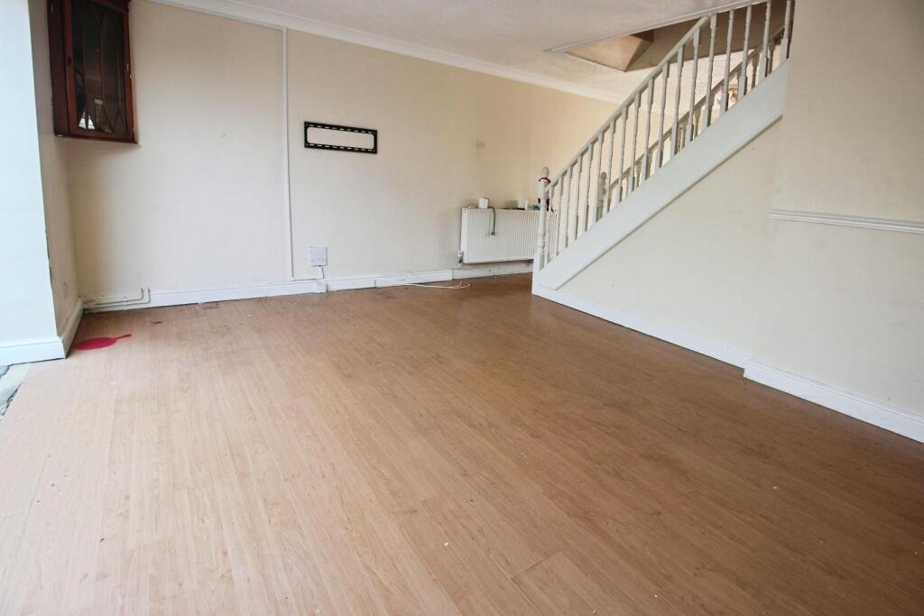 Manordene Road, Thamesmead photo 2