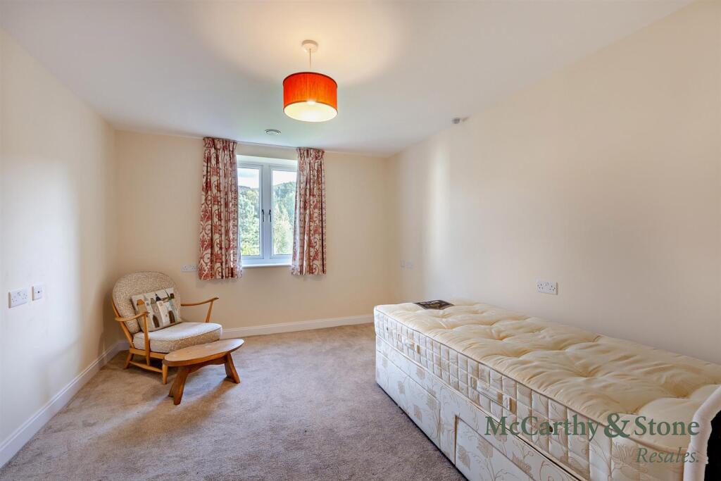 Apartment in Bradford, Middleton Estate, Ilkley - View 5