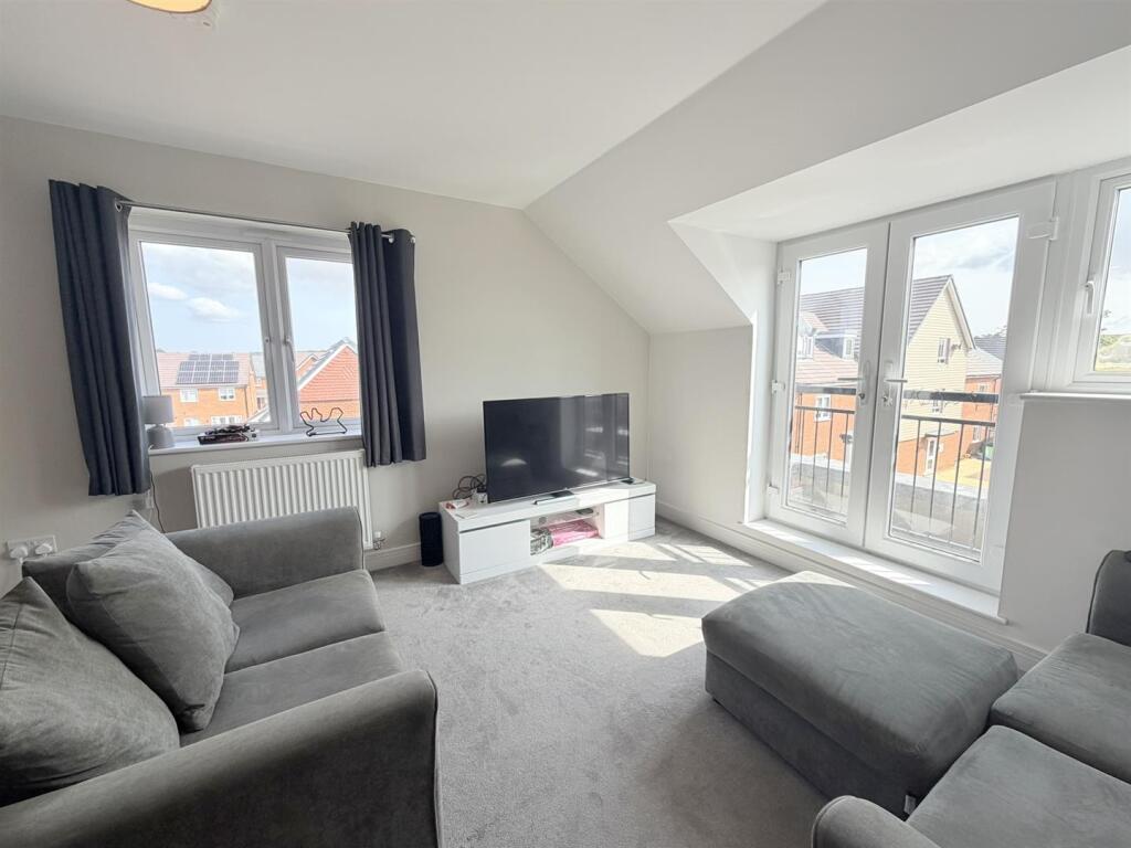 Newlands Place, Seaford photo 2