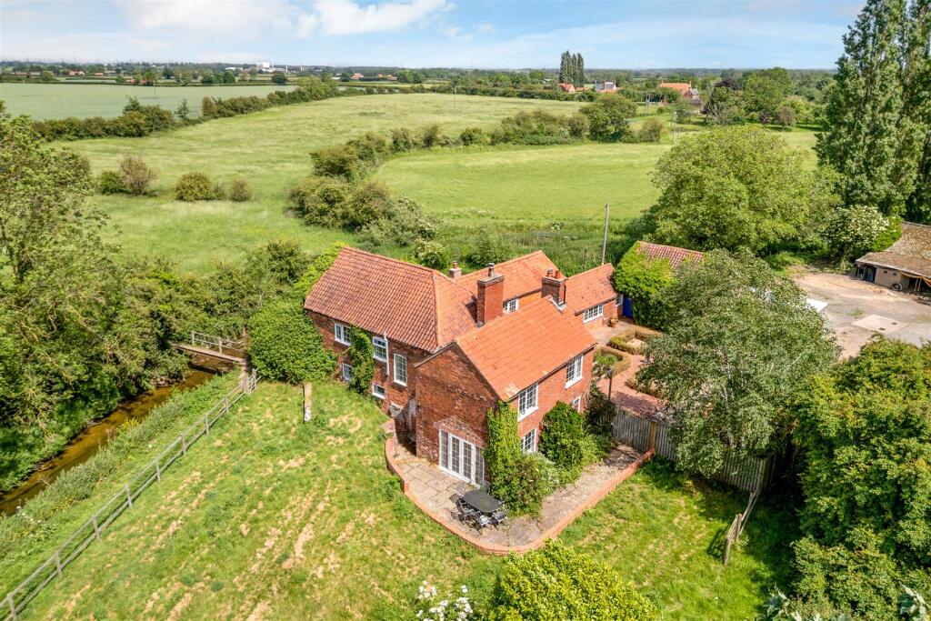 Main image of property: Grassthorpe, Newark