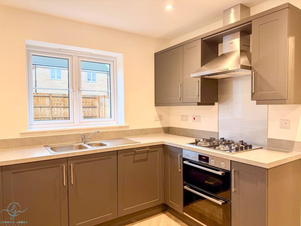 St Marys Avenue, Wittering, PE8 photo 5