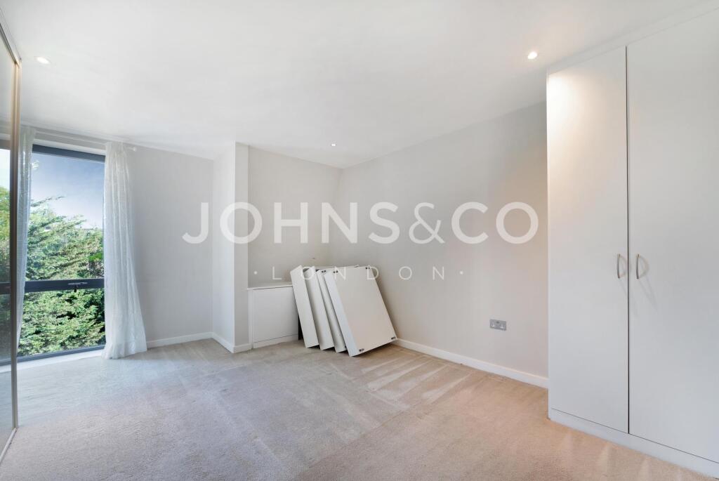House in Twickenham - View 5