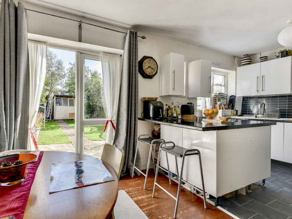 House in Worthing, West Sussex - More