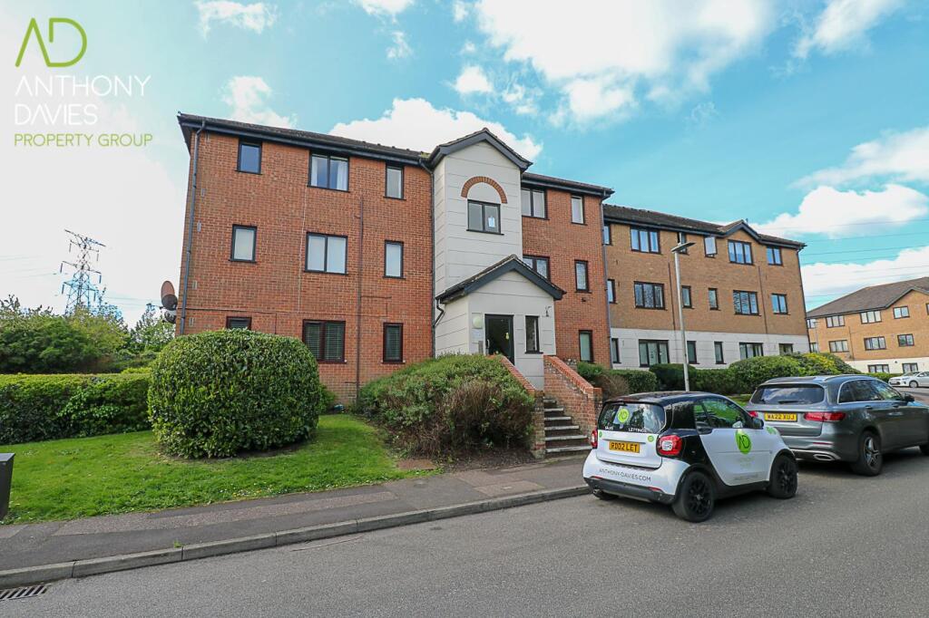 Main image of property: Parrotts Field, Hoddesdon