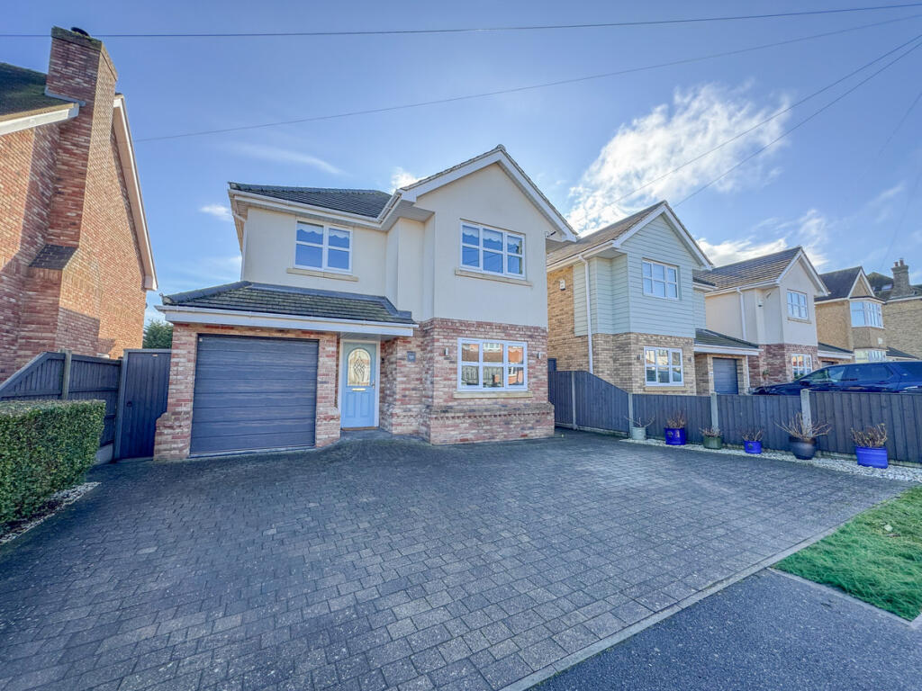 4-bed detached on Highams Road, Hockley, SS5 4, £775,000