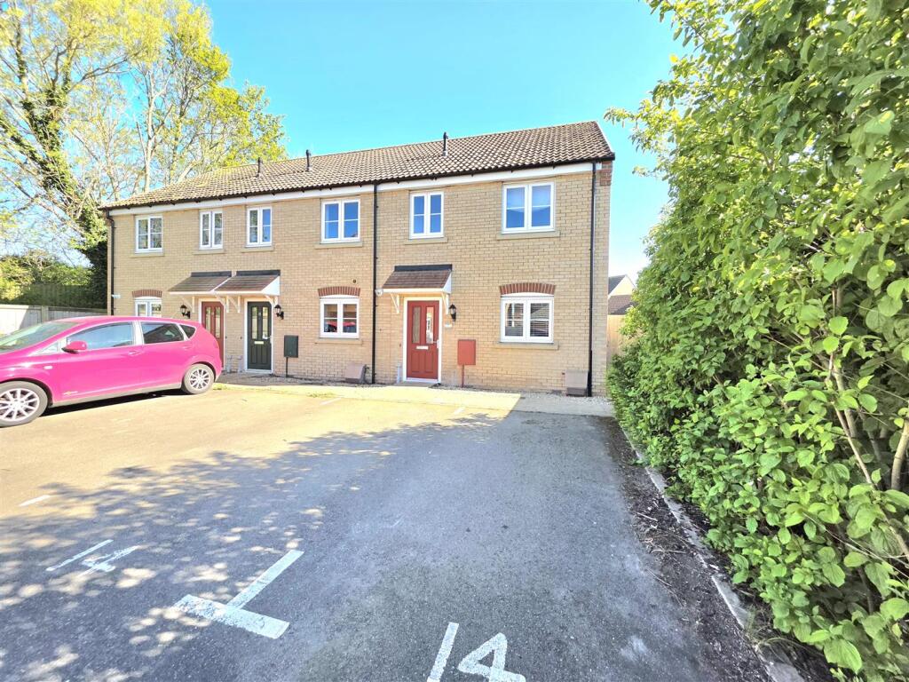 3-bed terraced on Palgrave Way, Pinchbeck, £190,000