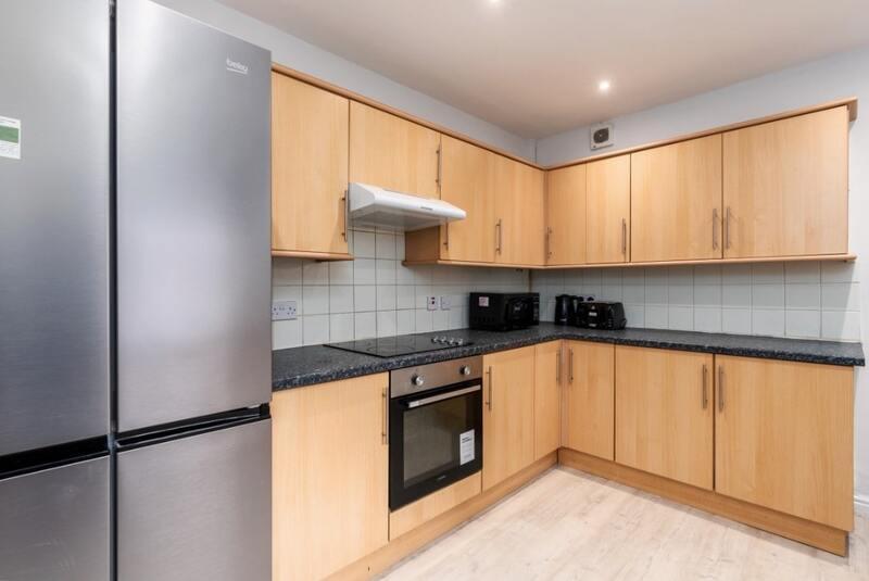 6 bedroom property for rent