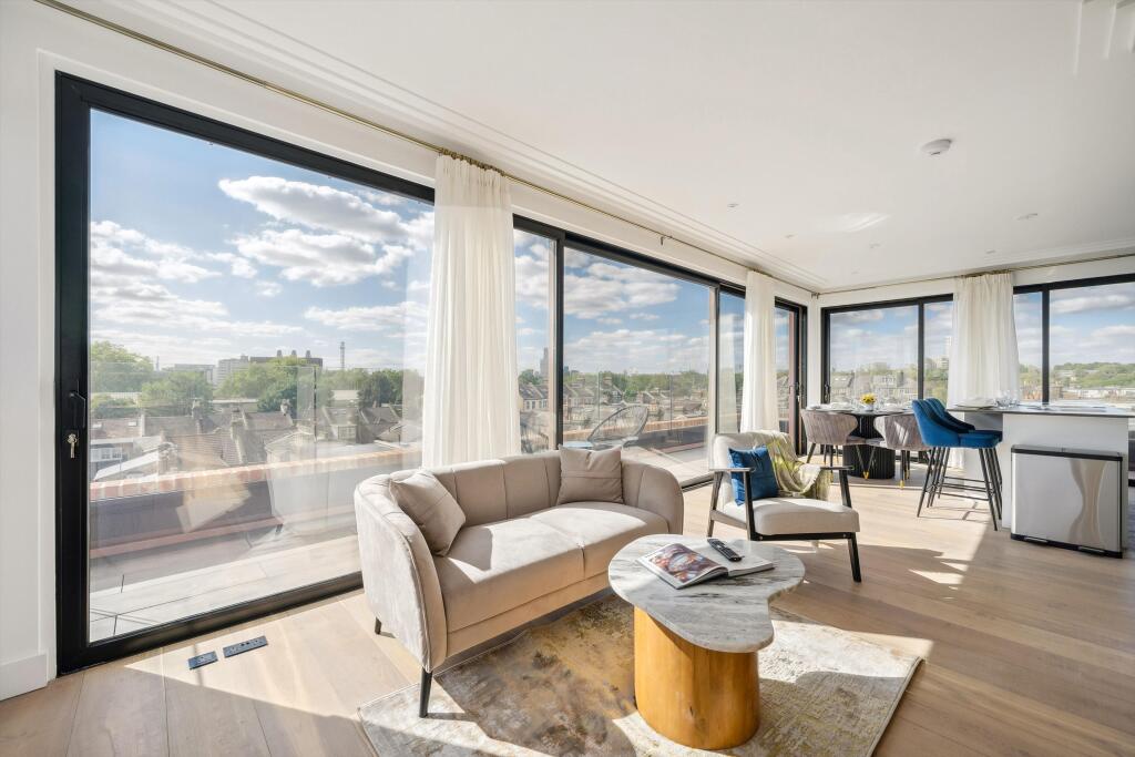 Apartment in London, North Kensington - View 3