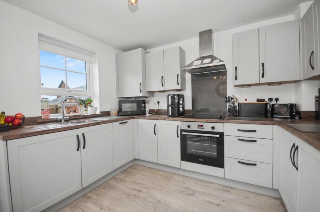 House in Kettering, Hanwood Park - View 3