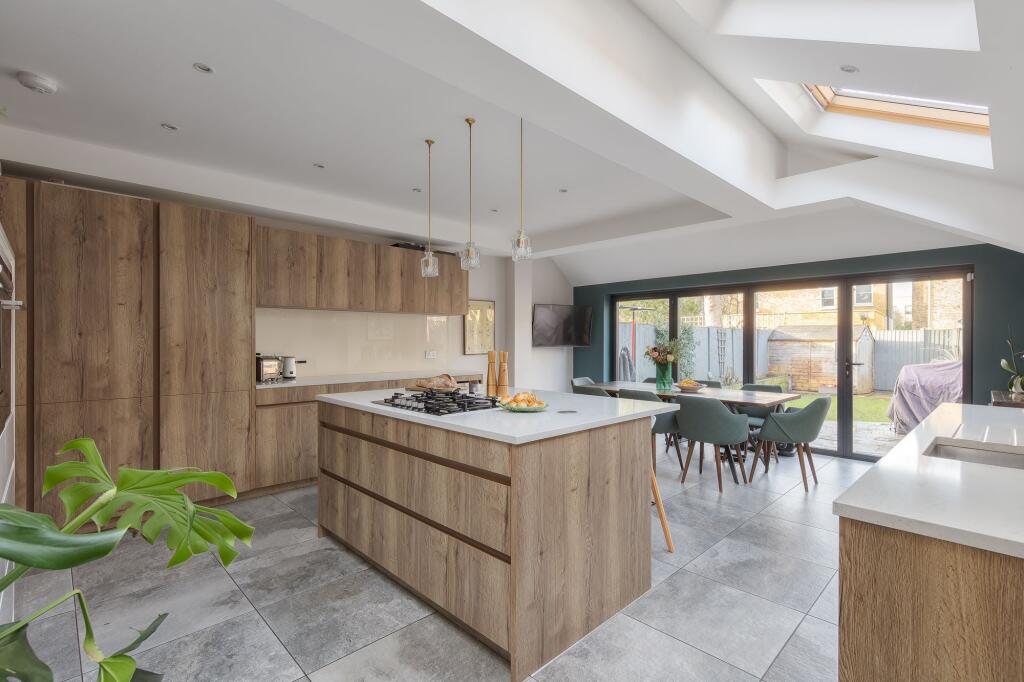 5-bed terraced on Ivydale Road, London, SE15, £1,250,000