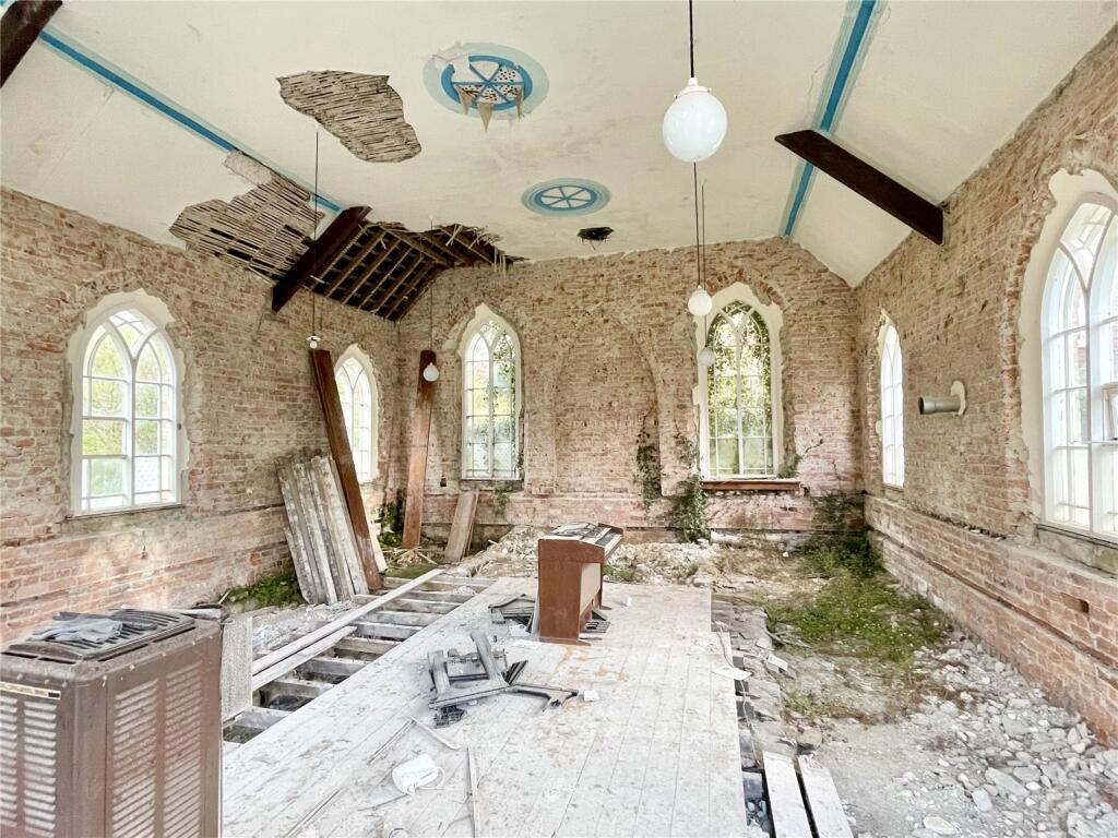 House in Pontrobert, Llangyniew - View 2