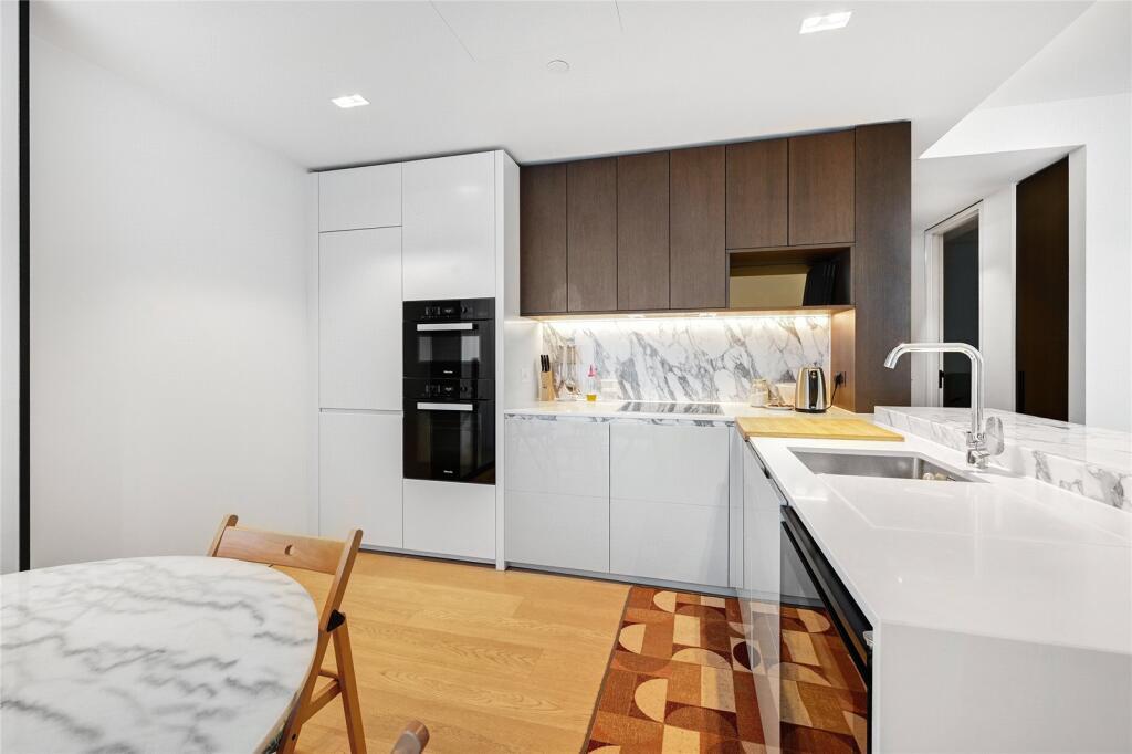 Apartment in London - View 5