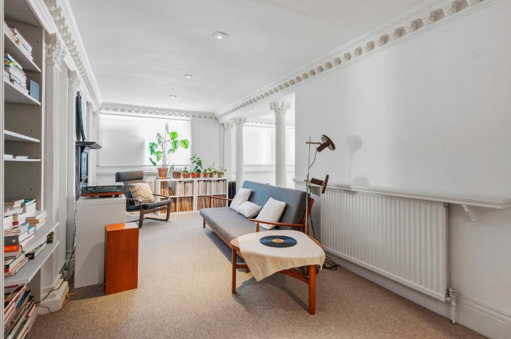 Main image of property: Thornhill Road, London, N1