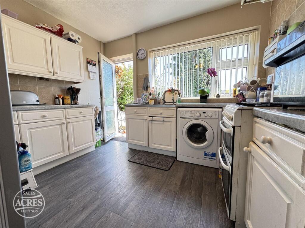 House in Birmingham, Banners Gate, Kingstanding - View 5