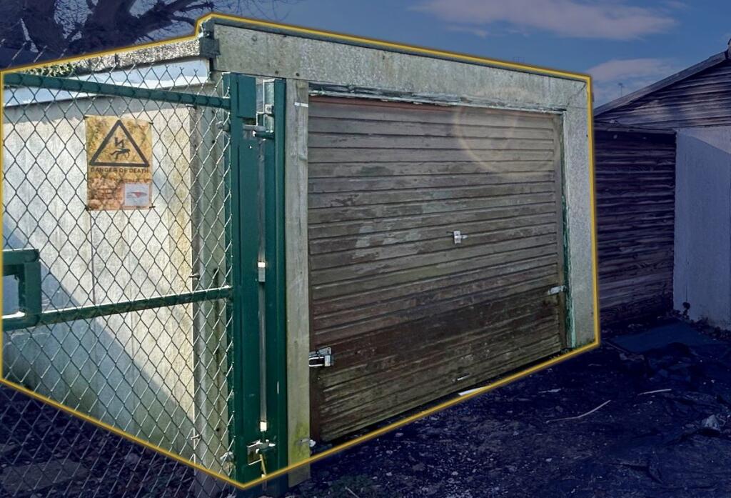 Main image of property: Garage r/o, 6 Winsford Gardens, Westcliff-on-Sea, Essex, SS0 0DP