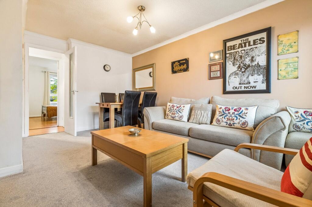 Corbie Place, Milngavie photo 4