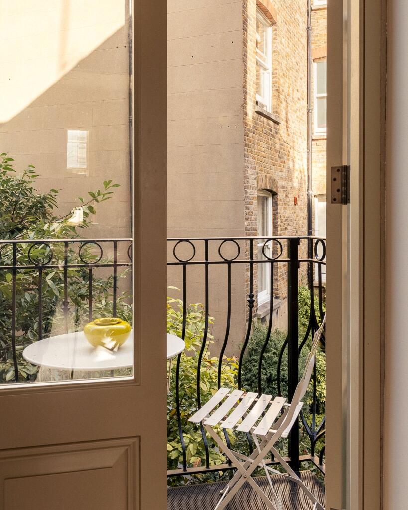 Apartment in London - More
