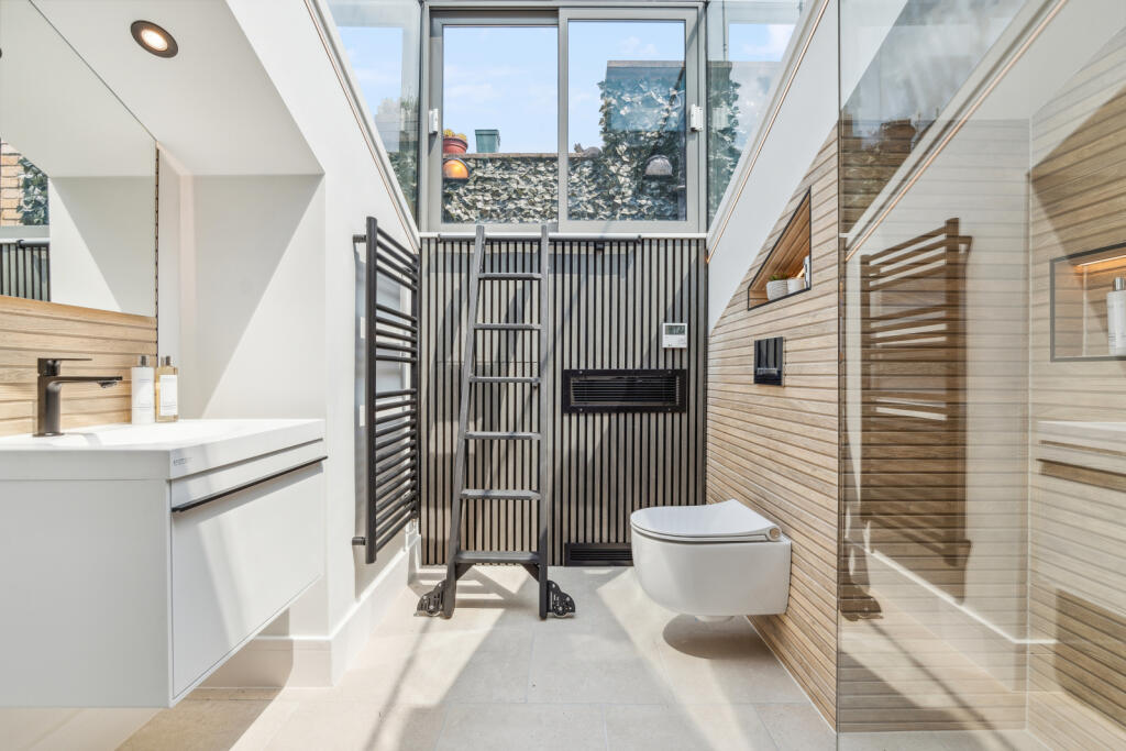 House in London - View 5