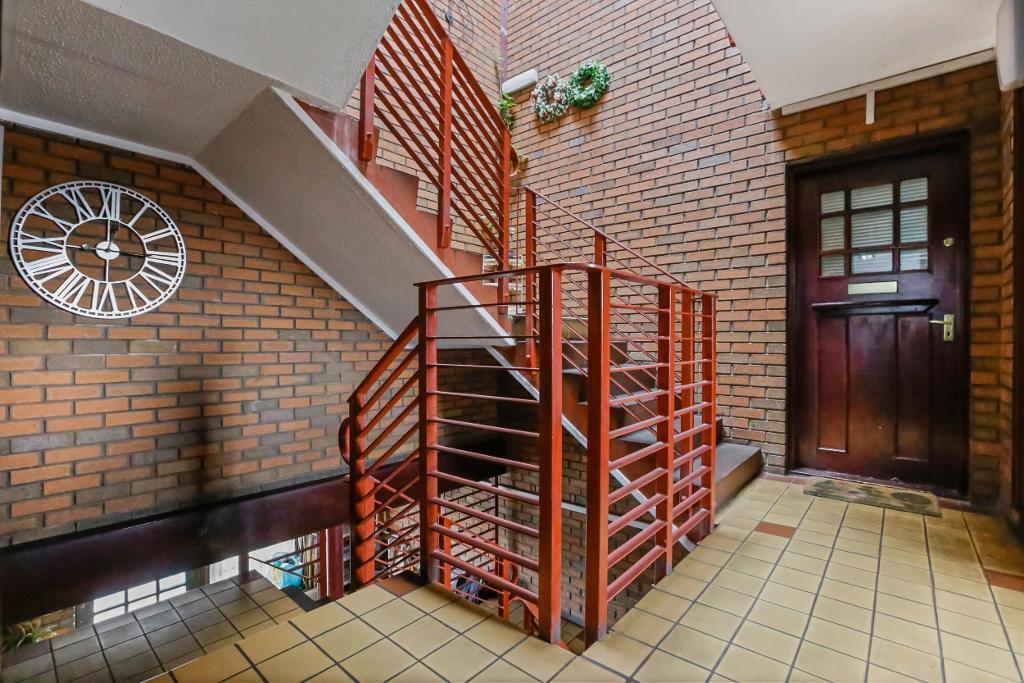 London Road, Tollcross, G32 8XF - View 5