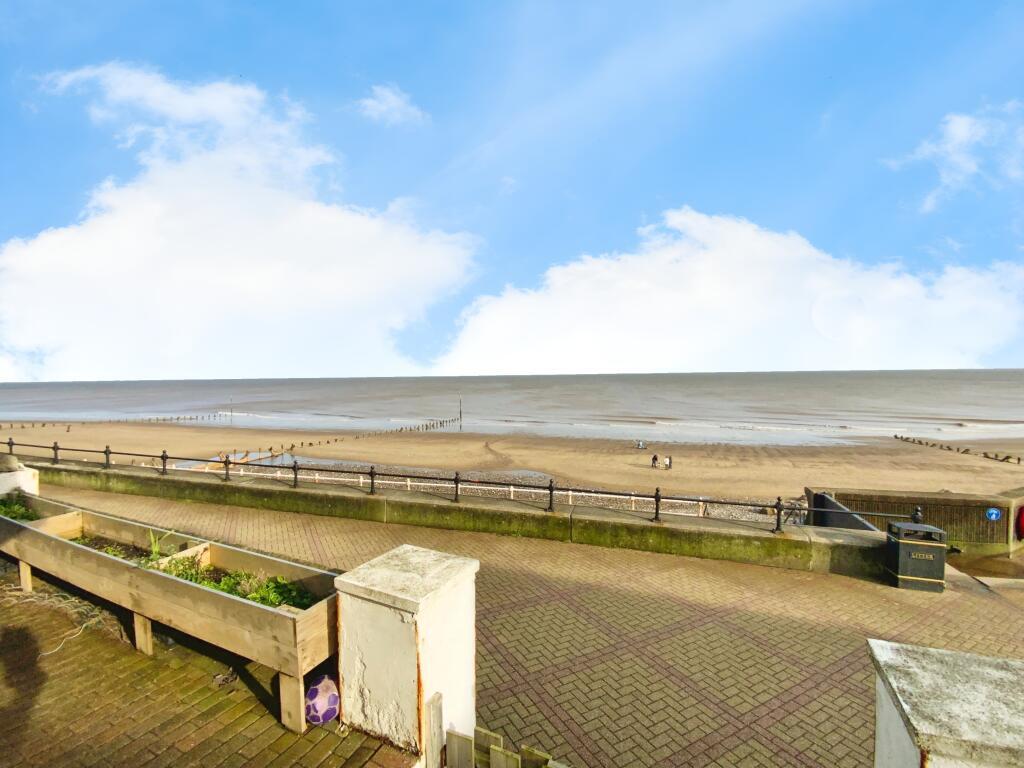 House in Hull - View 2