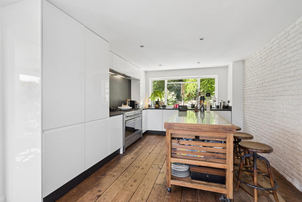 House in Watford - View 4