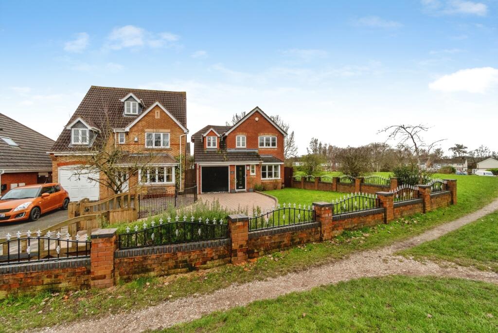 Quinton Place, Norton Canes, Cannock, Staffordshire, WS11 photo 2