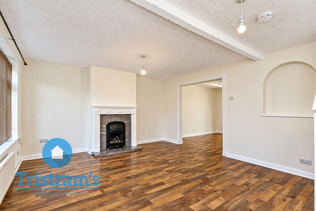 House in Gedling, Nottinghamshire - View 2