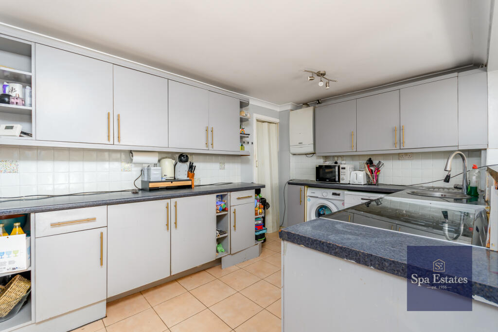 House in Warwick, Radford Semele - More