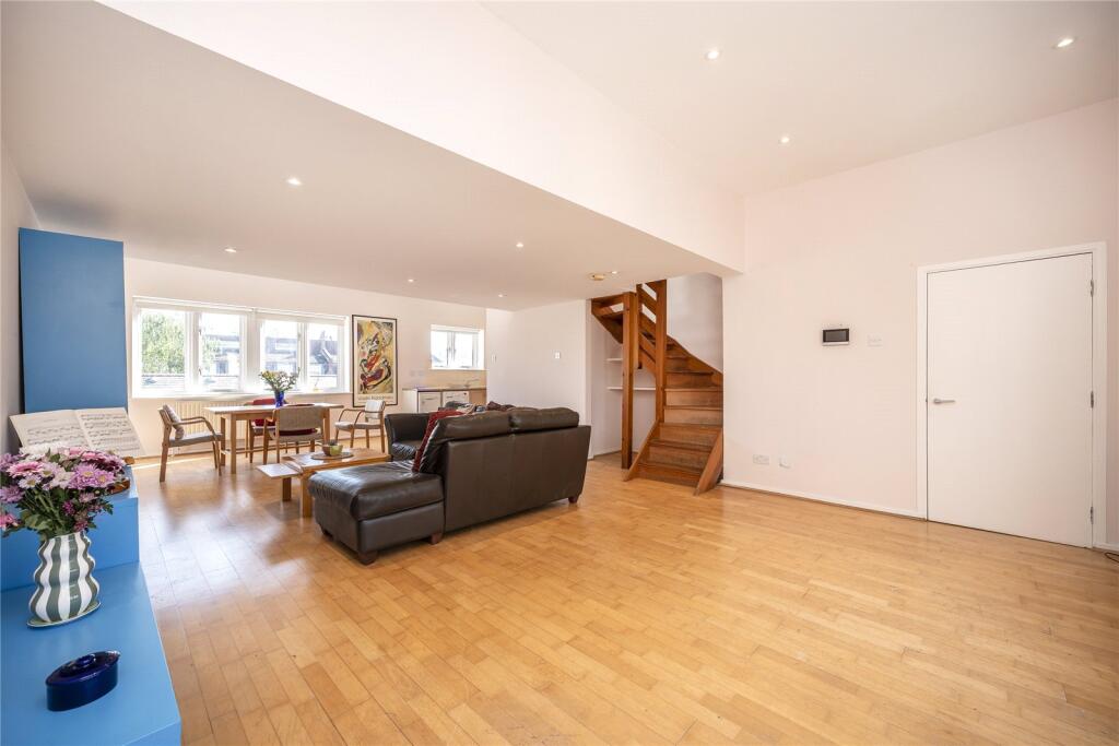 Apartment in London, Bethnal Green - View 2