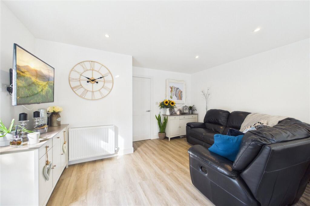 Apartment in Reading - View 3
