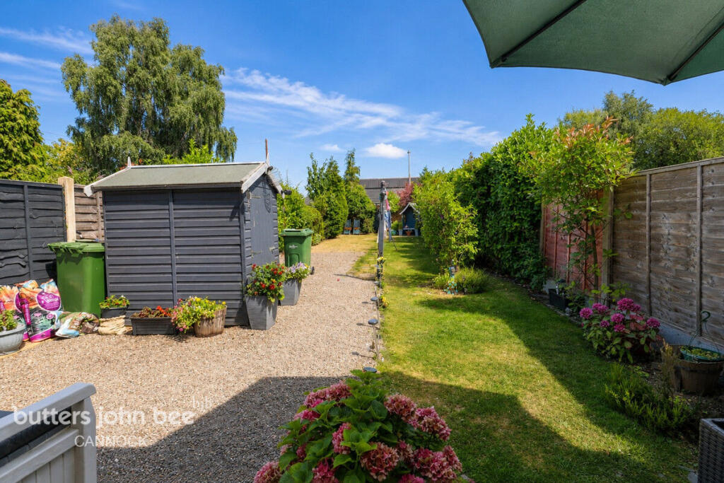 House in Wolverhampton, Bushbury - More