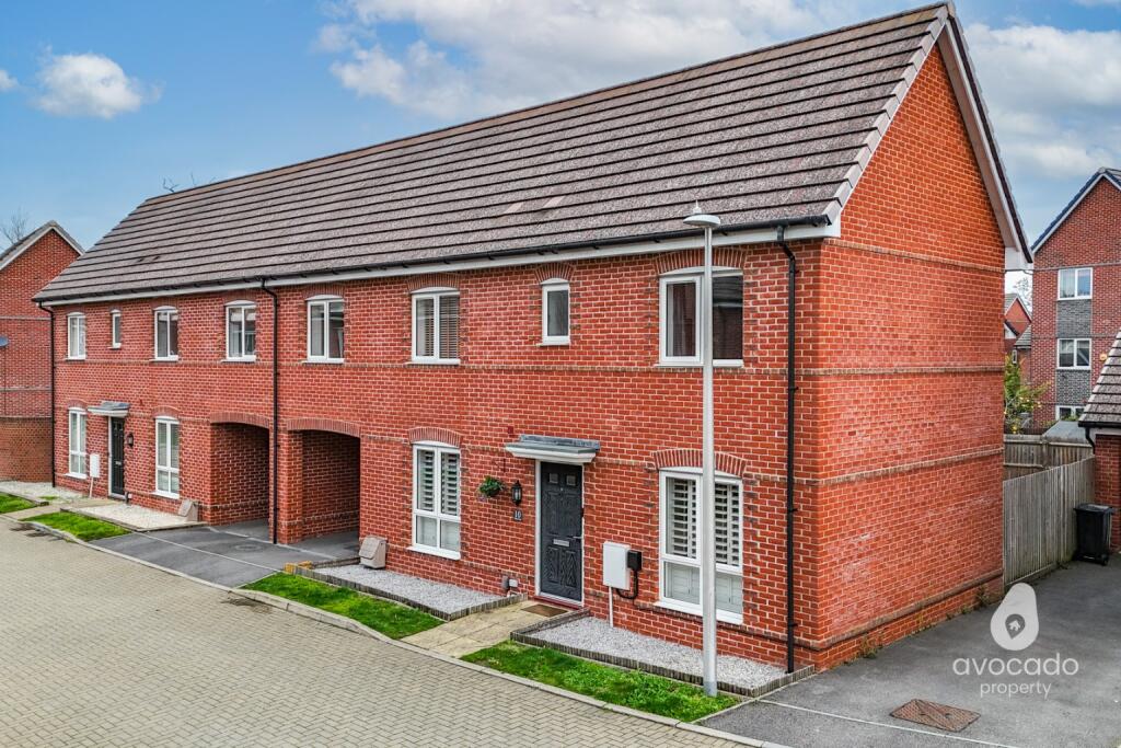 4-bed semi-detached on Albert Close, Spencers Wood, RG7, £485,000