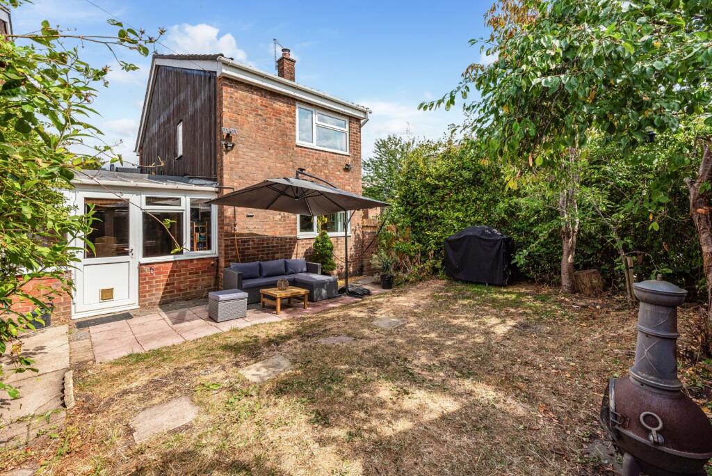 House in Chichester, Harting - More