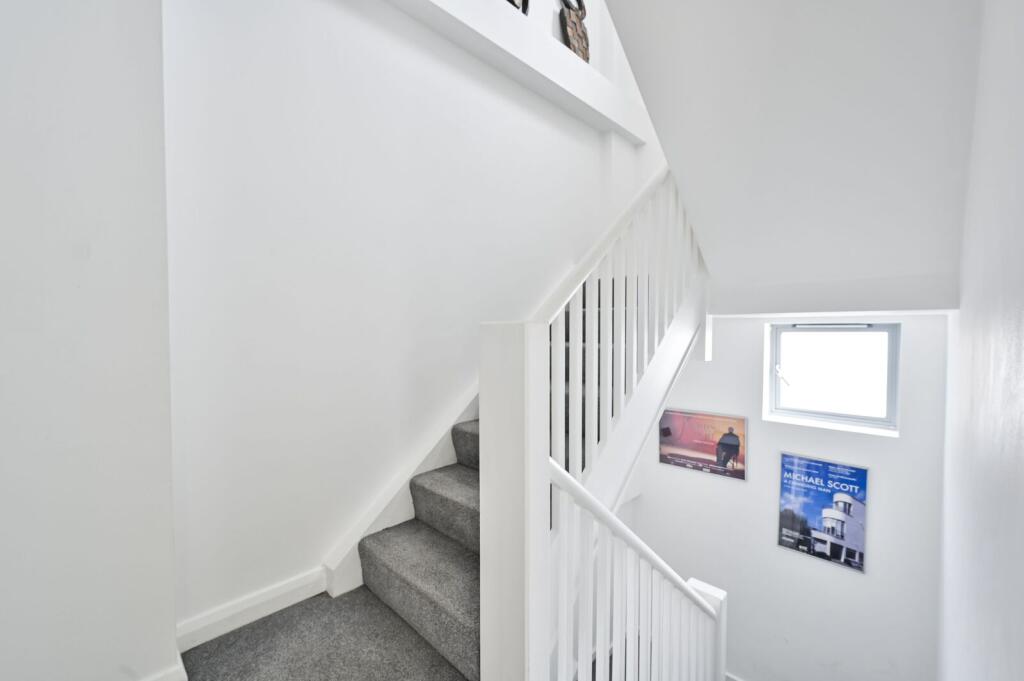 2 bedroom maisonette for rent