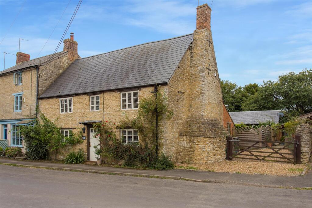Main image of property: Main Street, Hethe, Oxfordshire