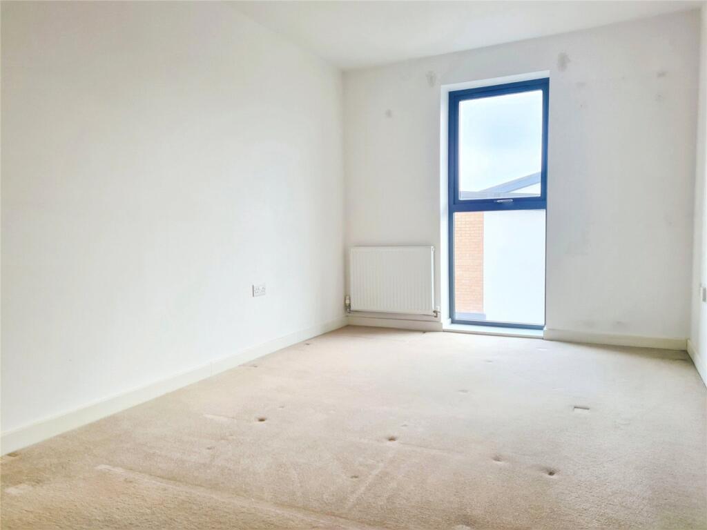 Apartment in Southampton, Maybush - More