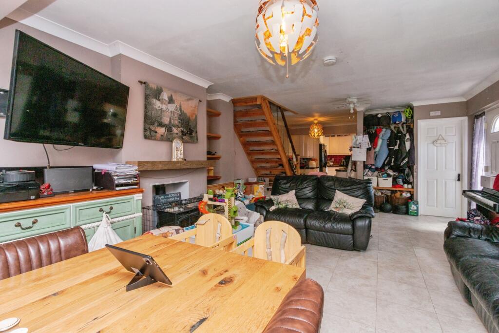 House in Guildford - View 5