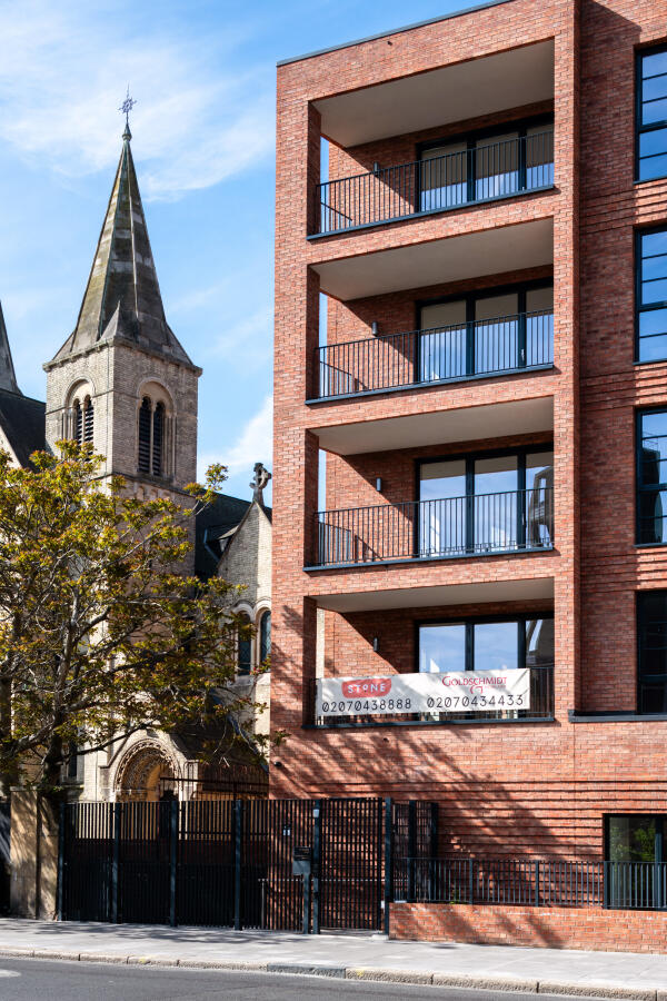 Apartment in London - More