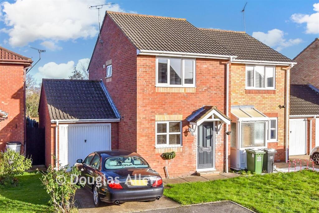 Main image of property: Spellbrook Close, Wickford, Essex