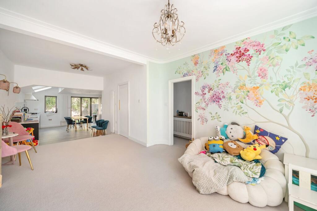 House in London - View 5
