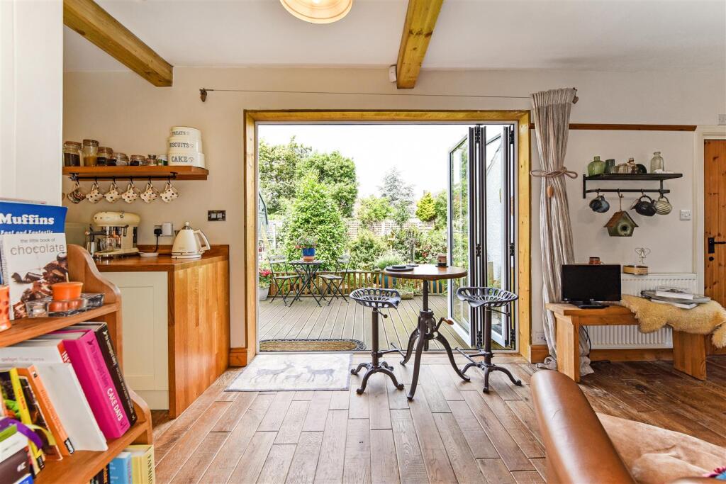 House in Portsmouth - More