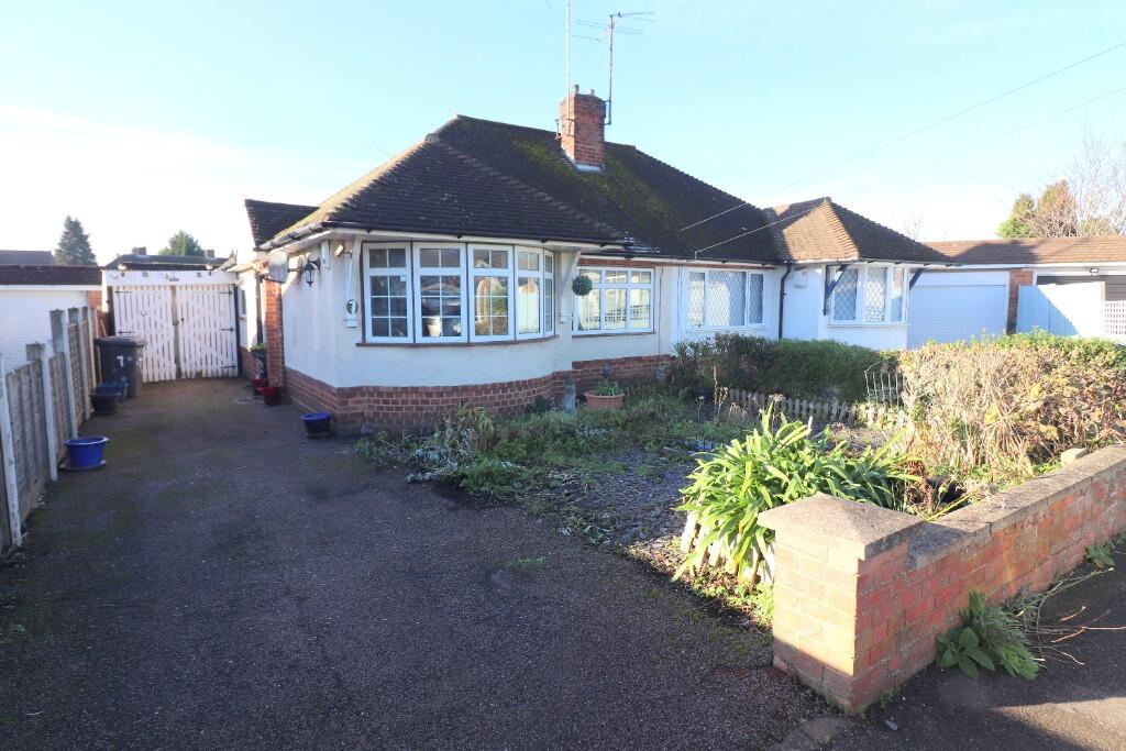 2-bed semi-detached on Hathaway Close, Luton, Bedfordshire, LU4 0HU, £300,000