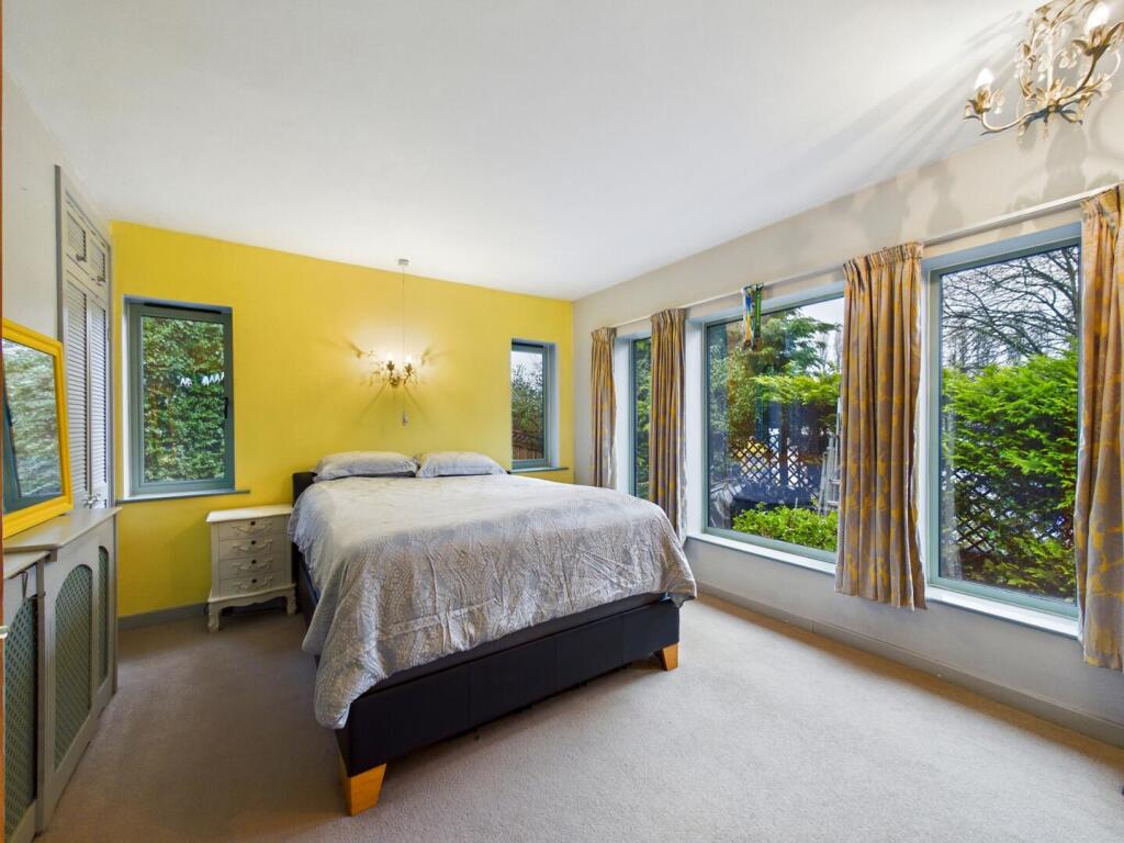 House in Wakefield - View 5