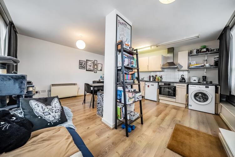 Apartment in London - More