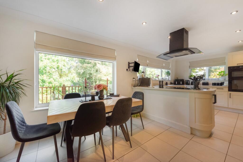 House in Southampton, Bassett - View 3