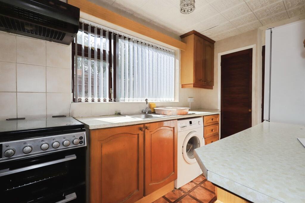 Apartment in Wolverhampton, West Midlands - View 5